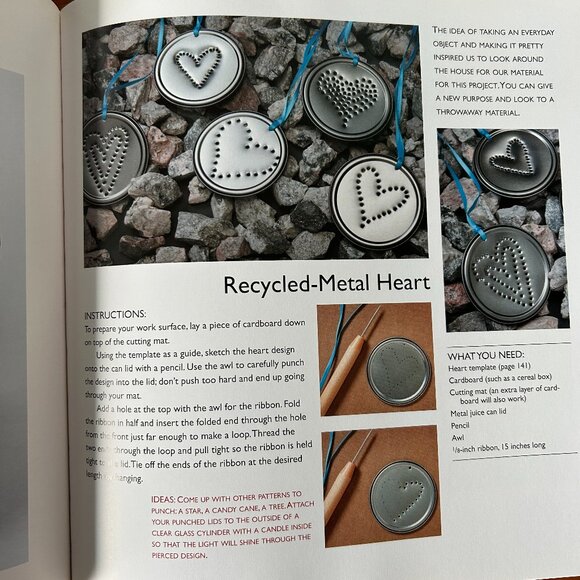 THE ART-FULL TREE: ORNAMENTS TO MAKE paperback book - Picture 9 of 9